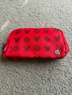 lululemon athletica Black Disney Mickey Mouse Belt Bag Pouch Limited Edtion 1L